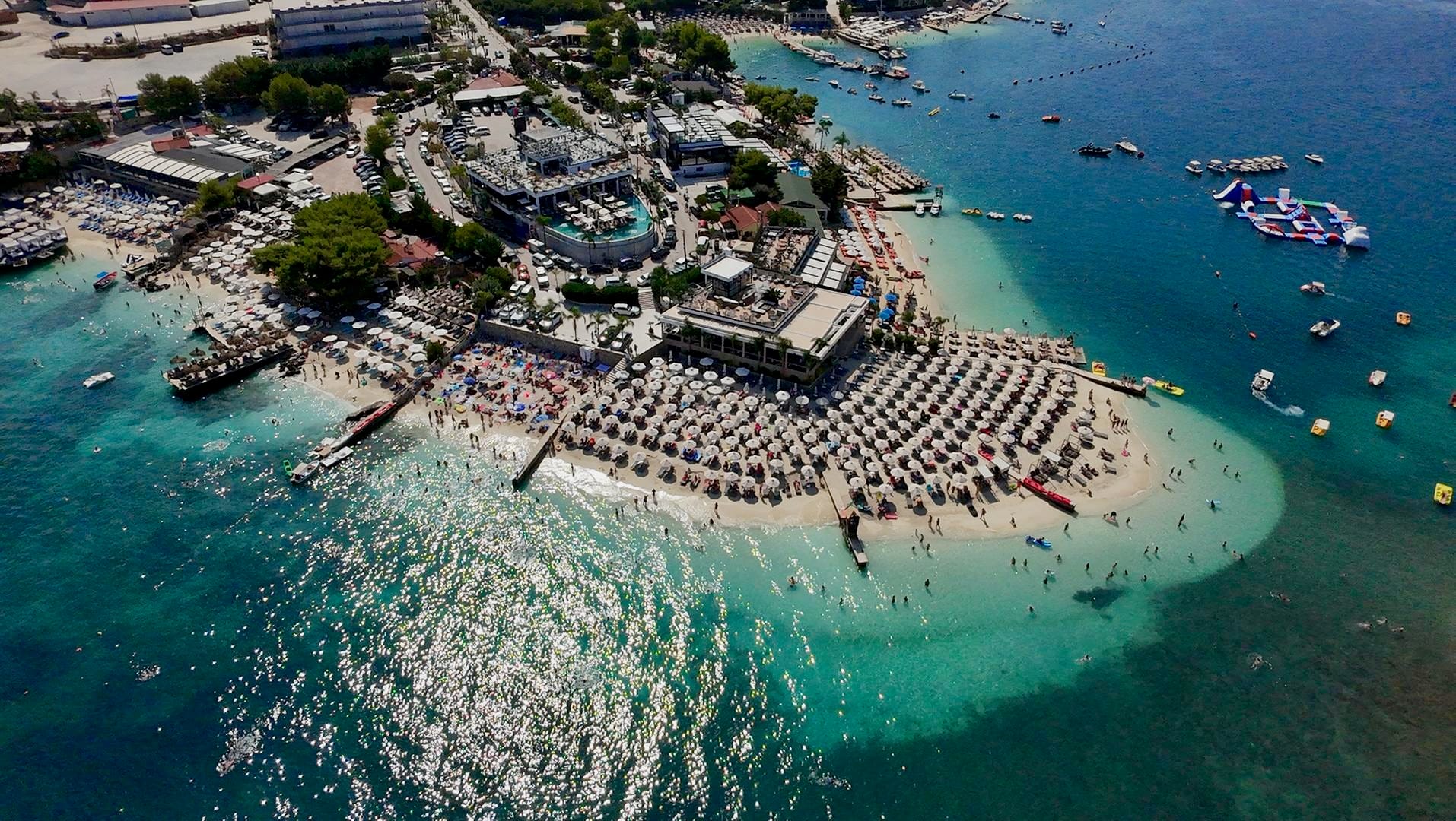 Vista aérea de una playa de Ksamil, Albania